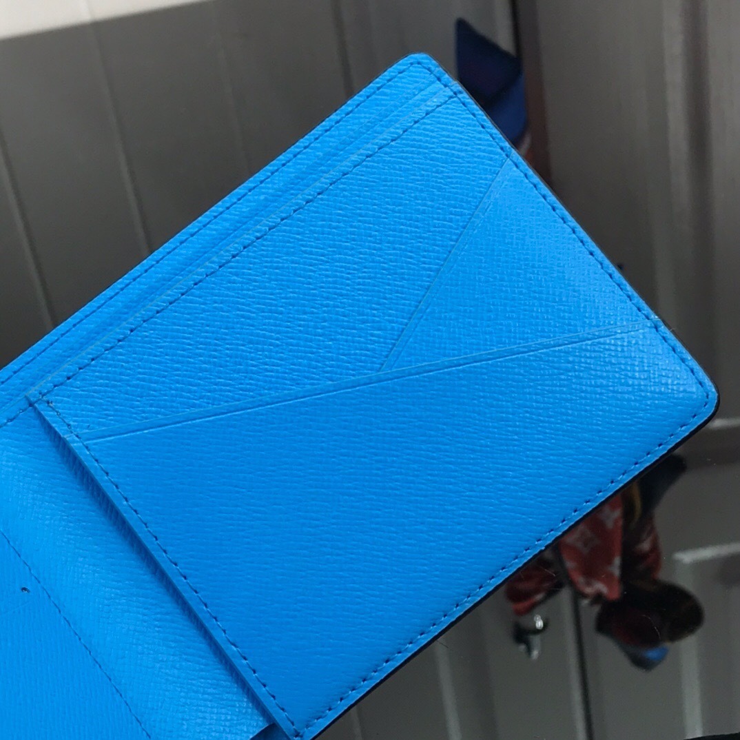 LV MULTIPLE wallet M60895LC 