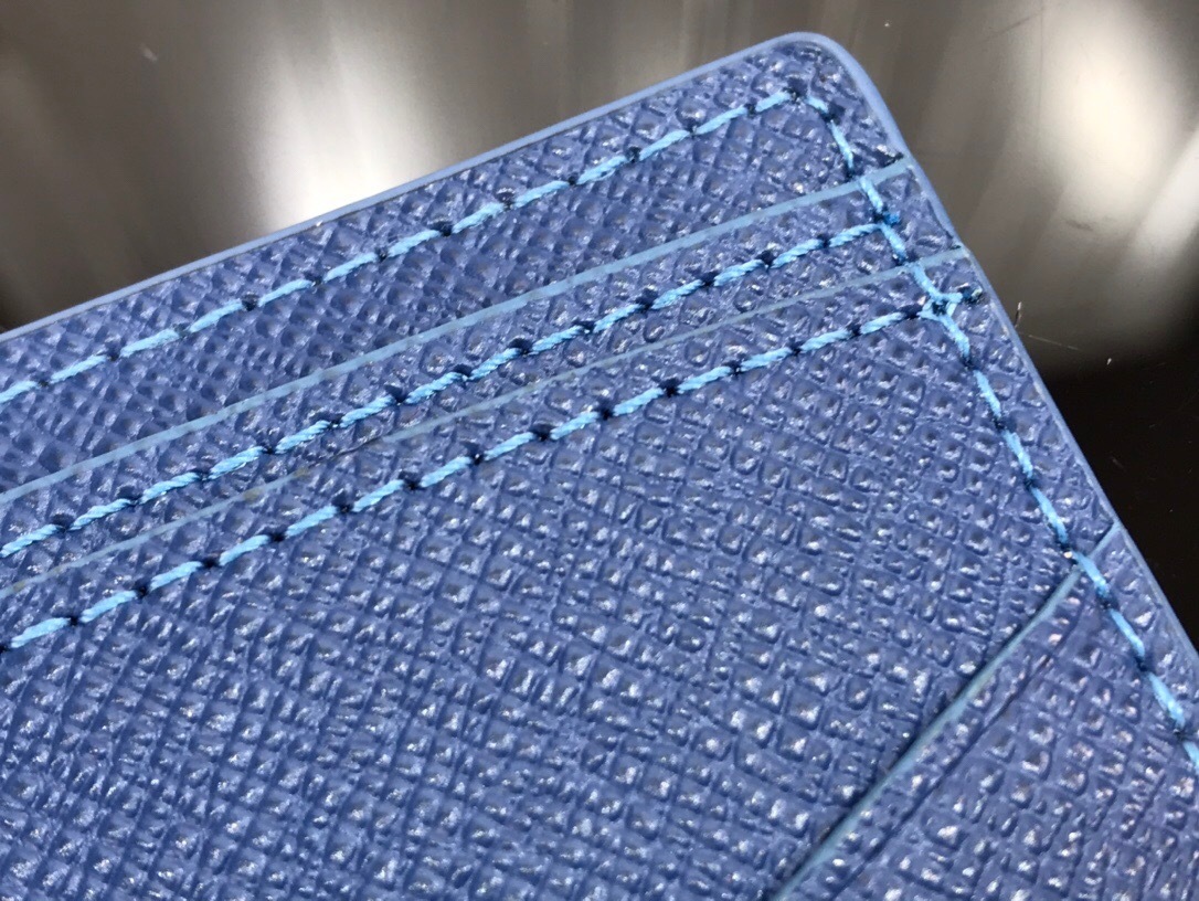 LV MULTIPLE wallet M60895LT