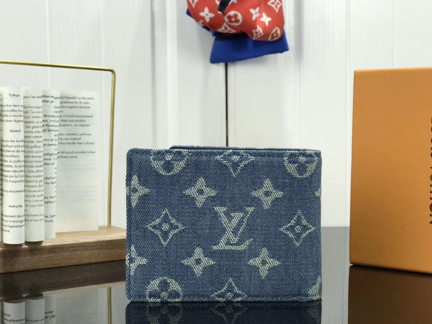 LV MULTIPLE wallet M60895NZ