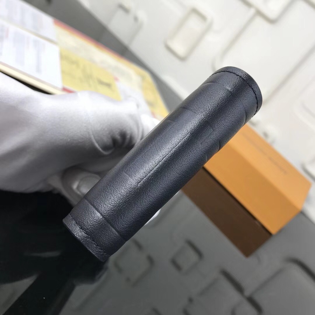 LV MULTIPLE wallet M63235