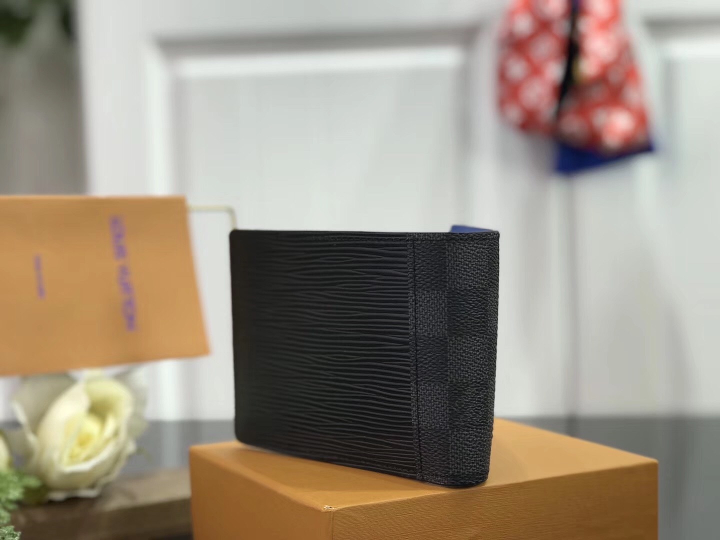 LV MULTIPLE wallet M67896 