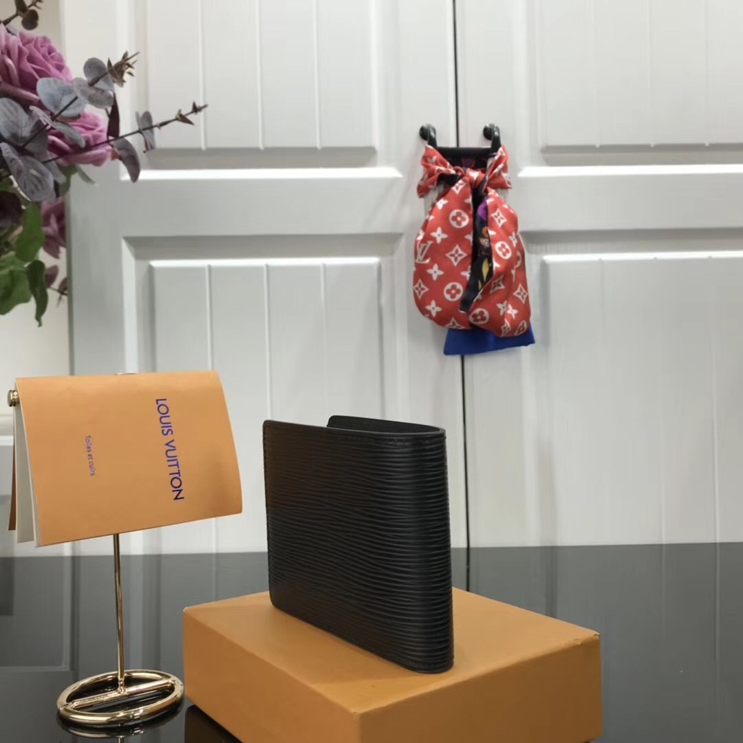 LV MULTIPLE wallet M67907