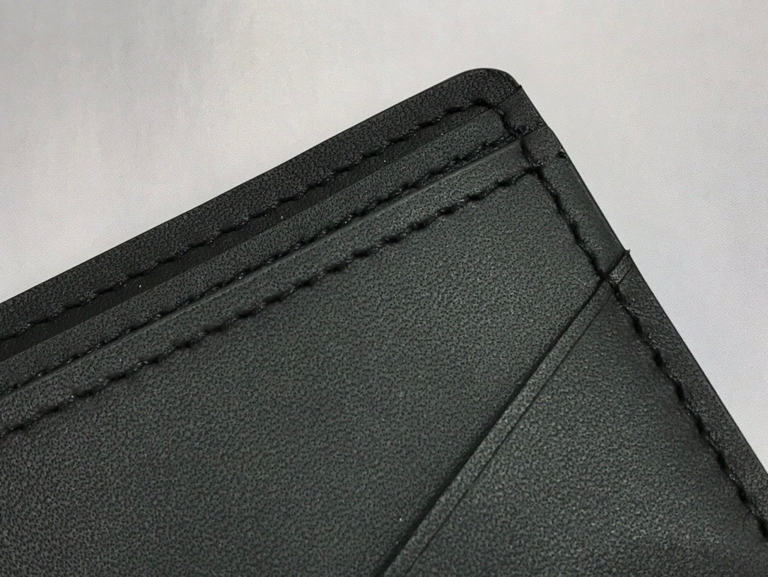LV MULTIPLE wallet M69037