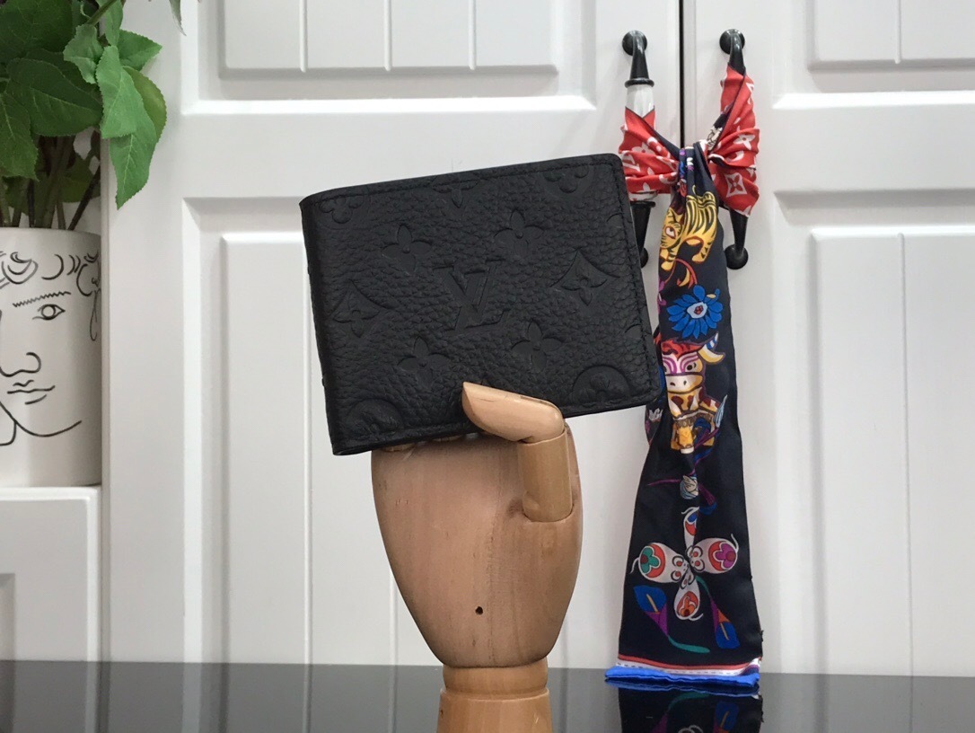 LV MULTIPLE wallet M69037