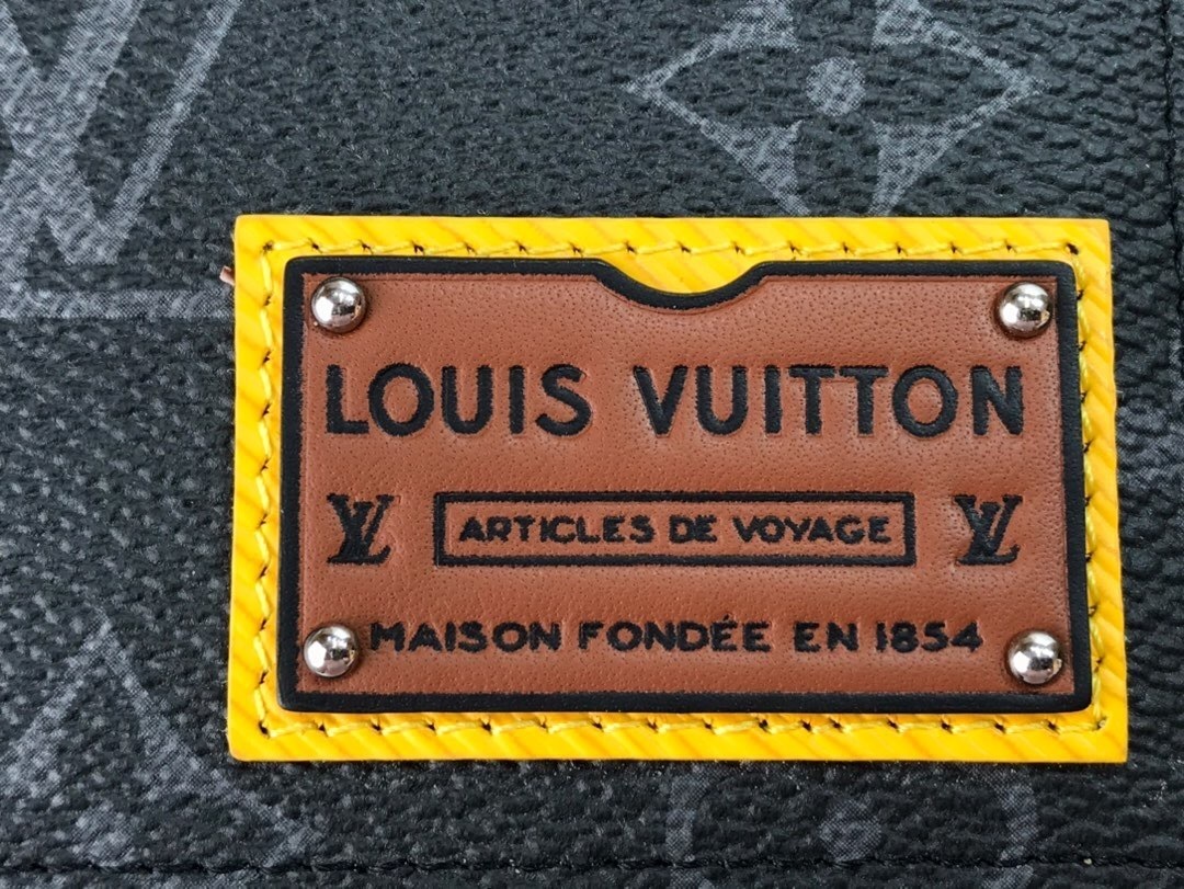 LV MULTIPLE wallet M69253
