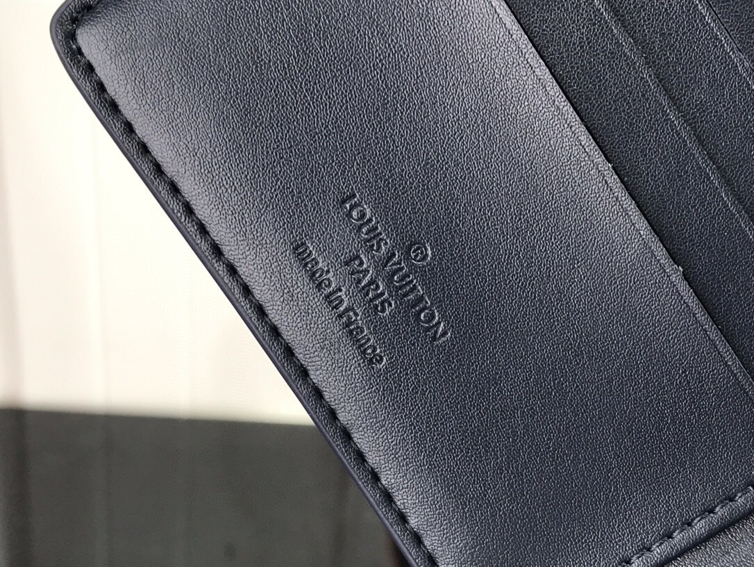 LV MULTIPLE wallet M80422