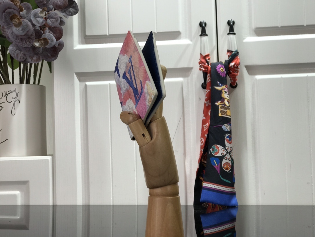 LV MULTIPLE wallet M80458