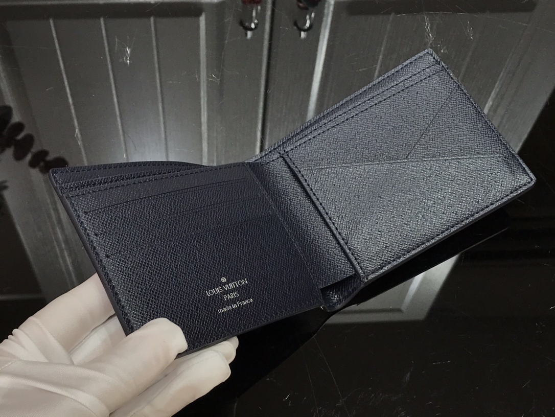 LV MULTIPLE wallet M80458