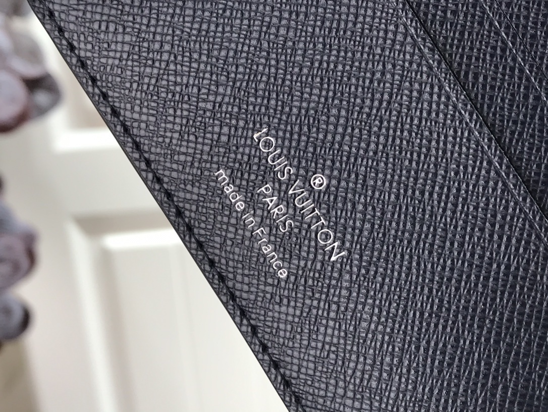 LV MULTIPLE wallet M80458