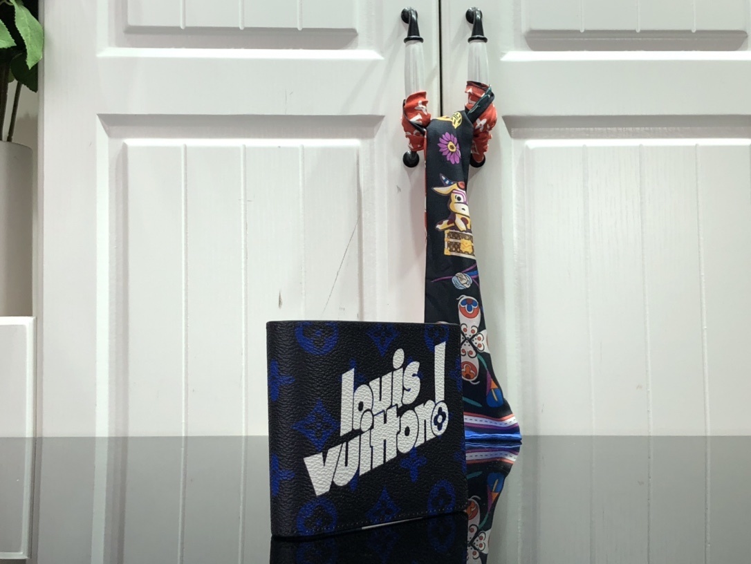 LV MULTIPLE wallet M80850