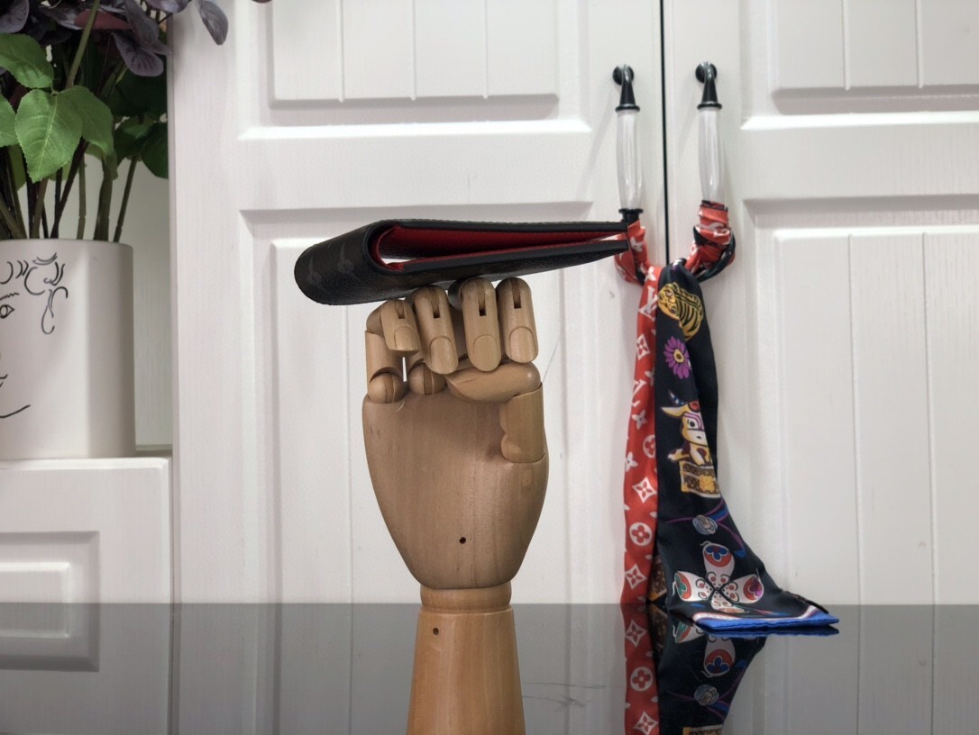 LV MULTIPLE wallet M80930