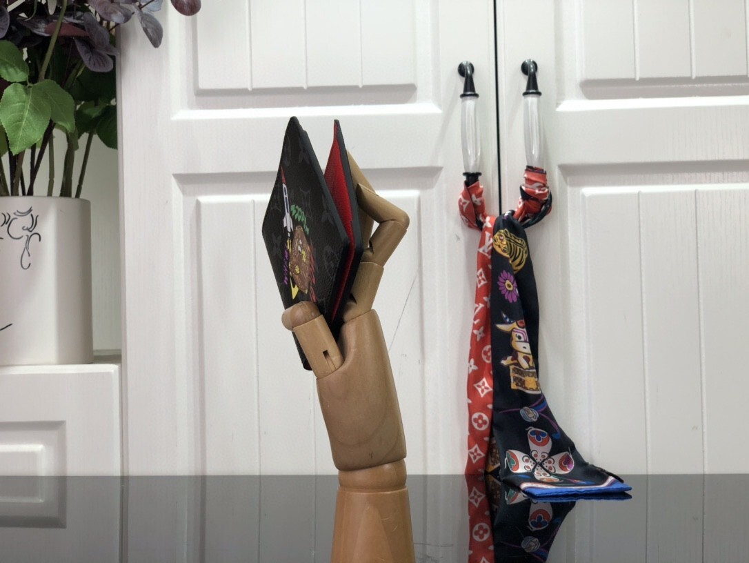 LV MULTIPLE wallet M80930