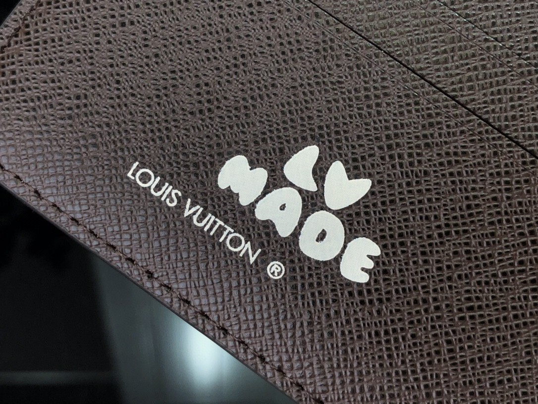 LV MULTIPLE wallet M81108 