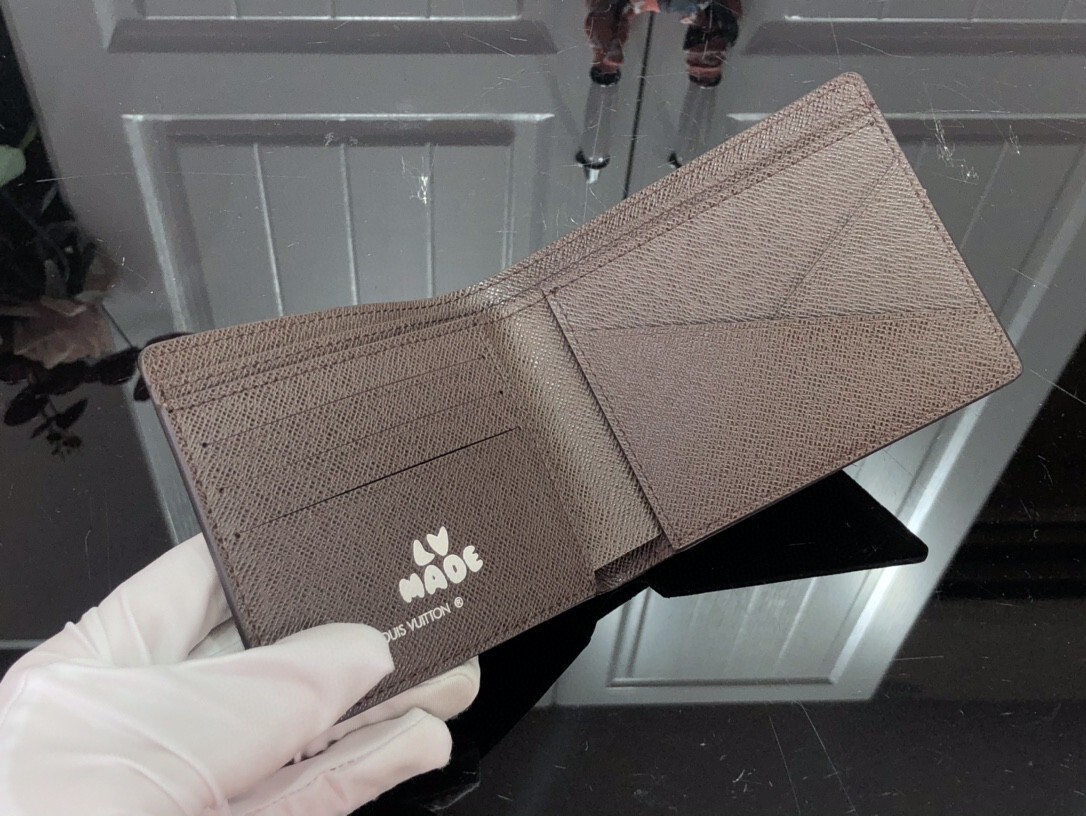 LV MULTIPLE wallet M81108 