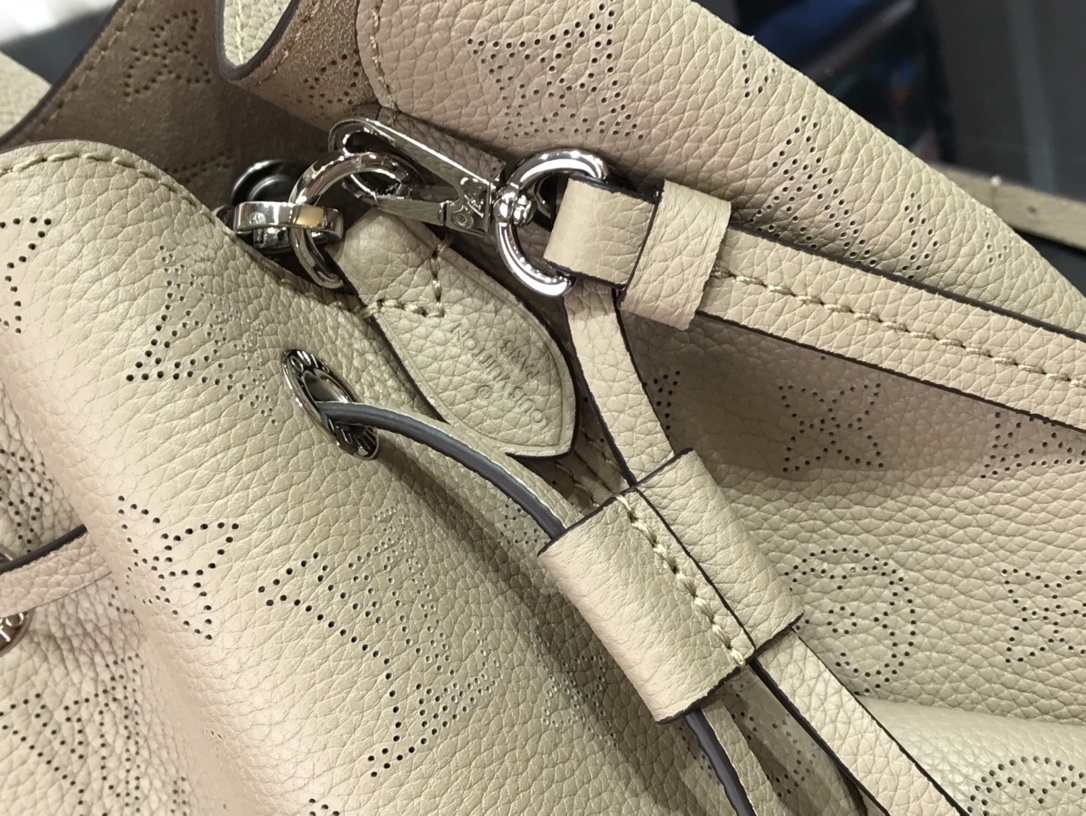 LV MURIA BAG M55799