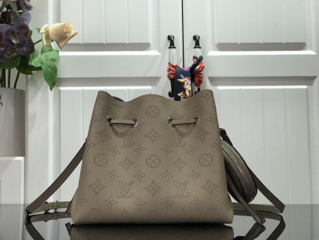 LV MURIA BAG M55799