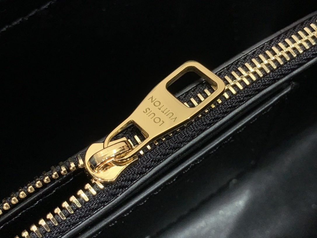 LV MY CAPUCINES K00014