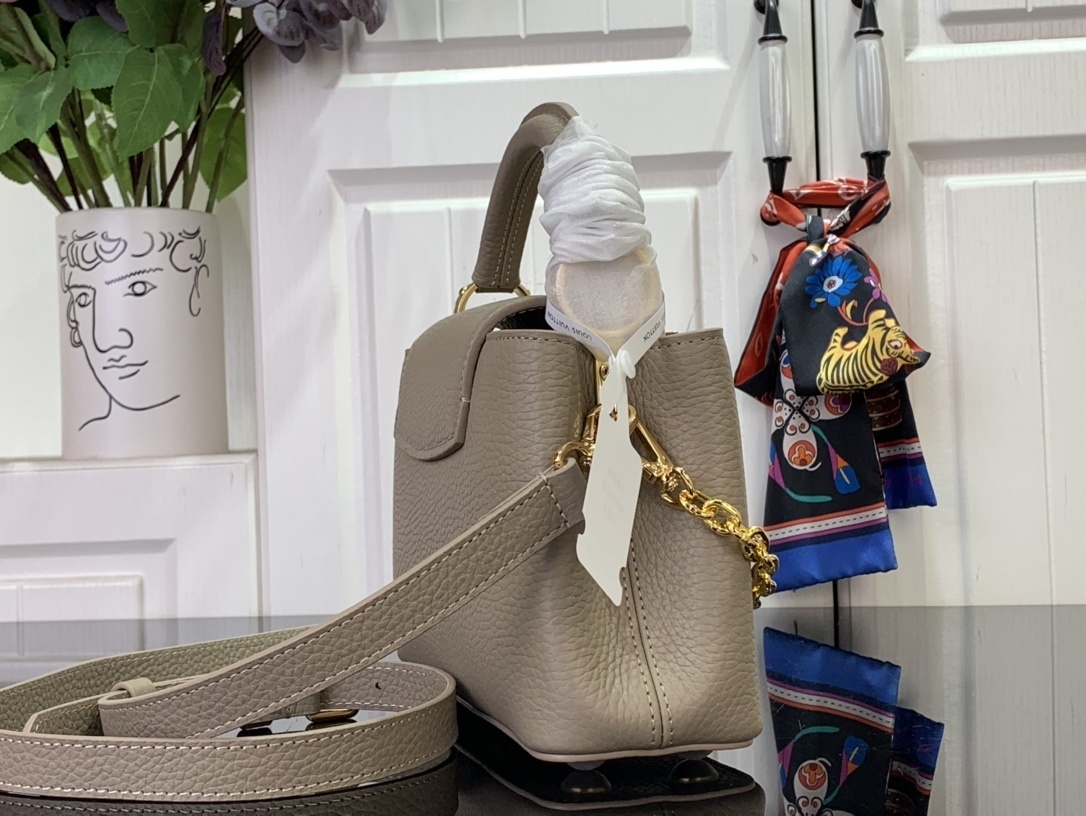 LV MY CAPUCINES K00014