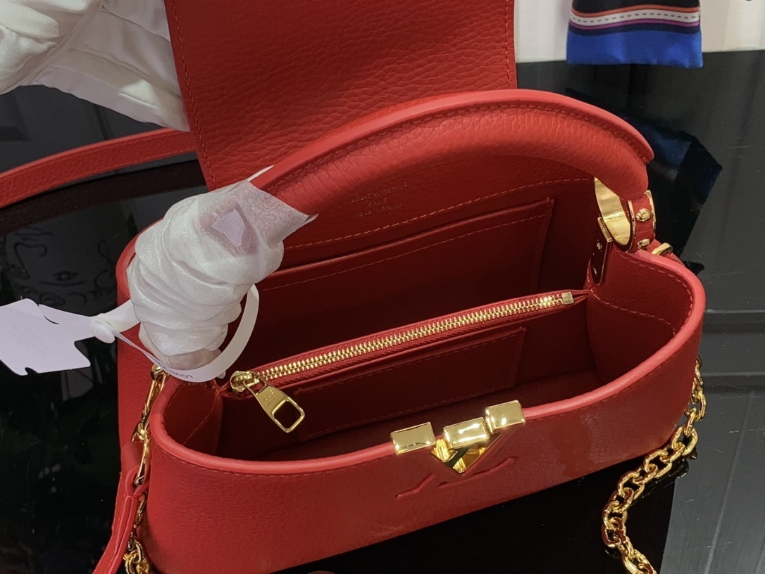 LV MY CAPUCINES K00014