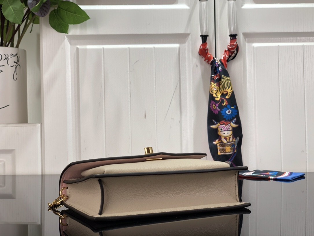 LV MYLOCKME CHAIN POCHETTE M81436