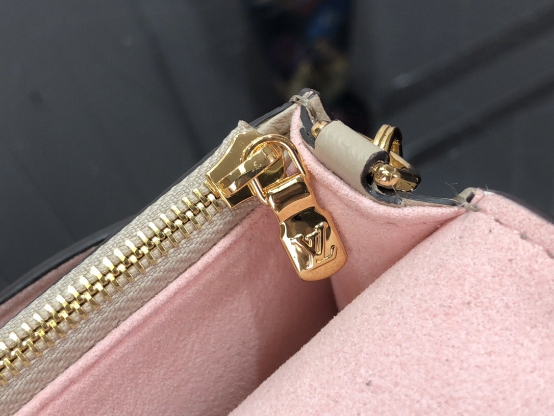 LV MYLOCKME CHAIN POCHETTE M81436