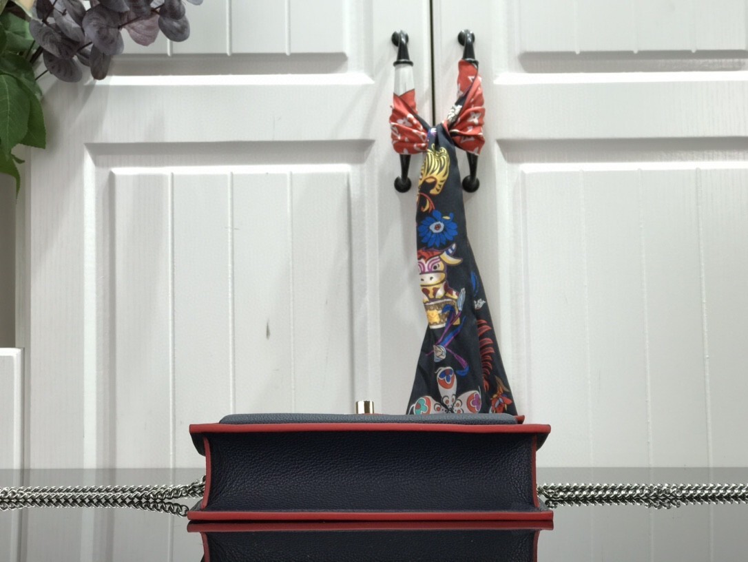 LV MYLOCKME CHAIN POCHETTE M81436