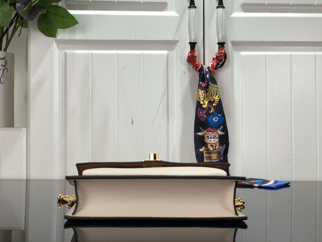 LV MYLOCKME CHAIN POCHETTE M81436