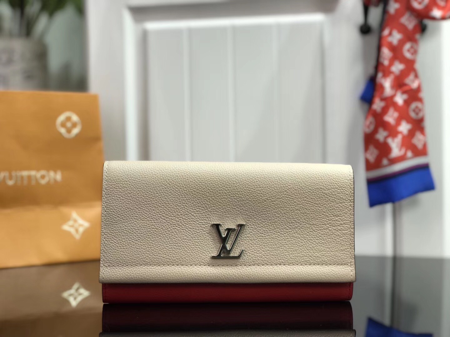 LV MYLOCKME wallet M62328FN