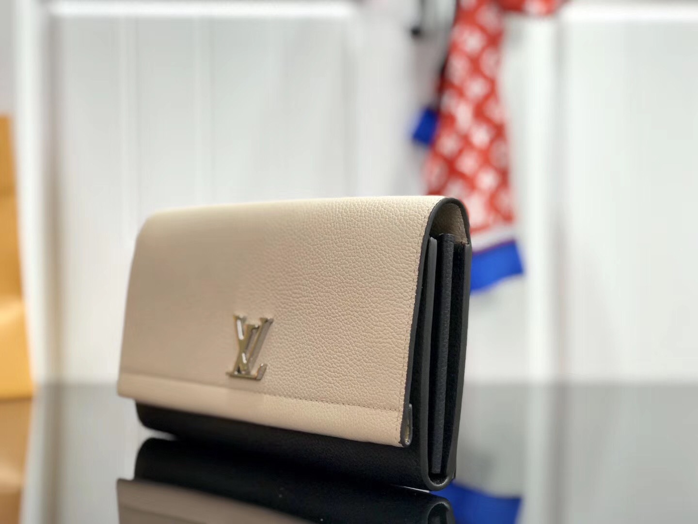 LV MYLOCKME wallet M62328FN