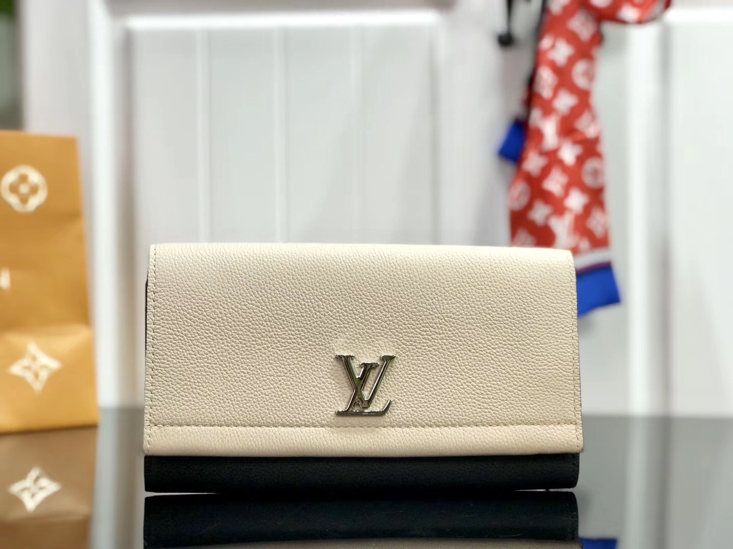LV MYLOCKME wallet M62328FN