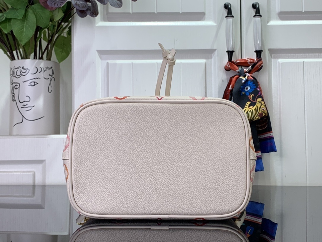 LV N??ONO?? BB m24649