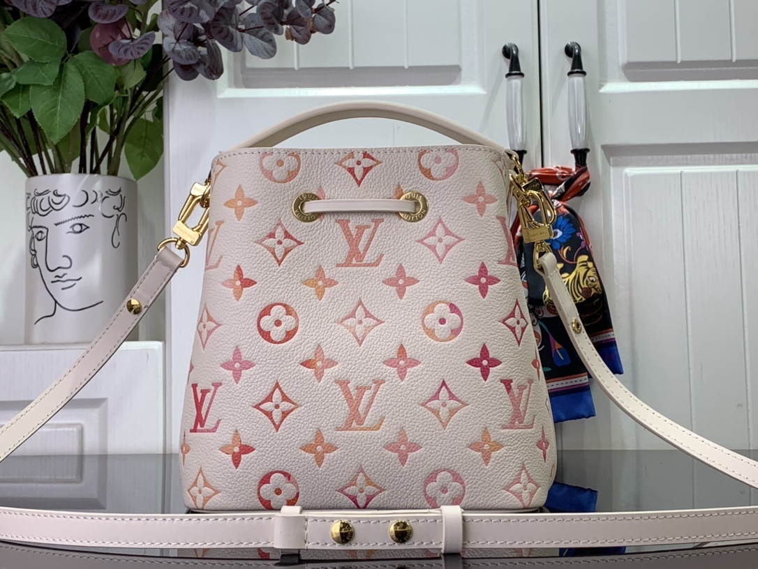 LV N??ONO?? BB m24649