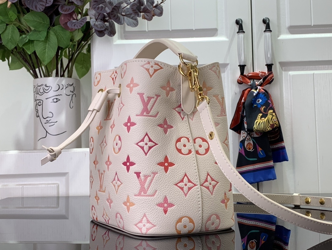 LV N??ONO?? BB m24649