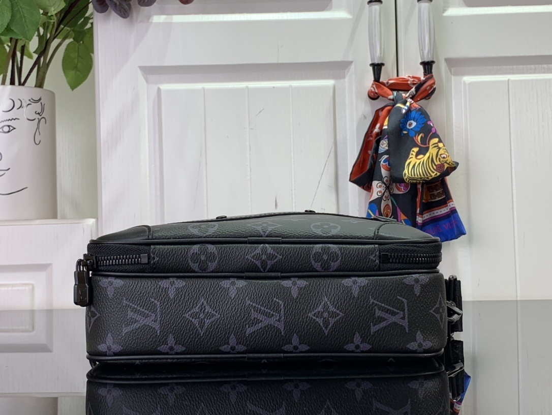 LV NANO ALPHA m30997