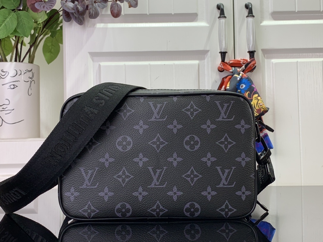 LV NANO ALPHA m30997