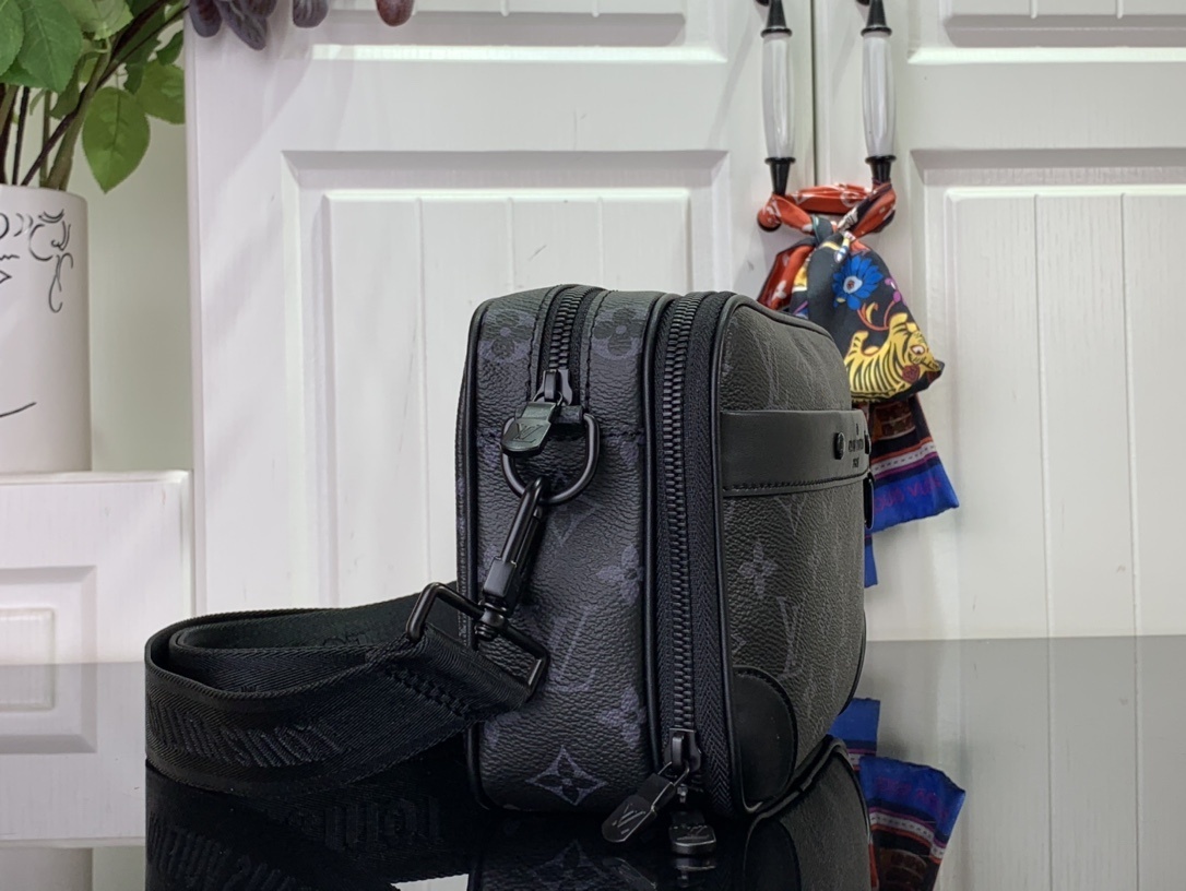 LV NANO ALPHA m30997