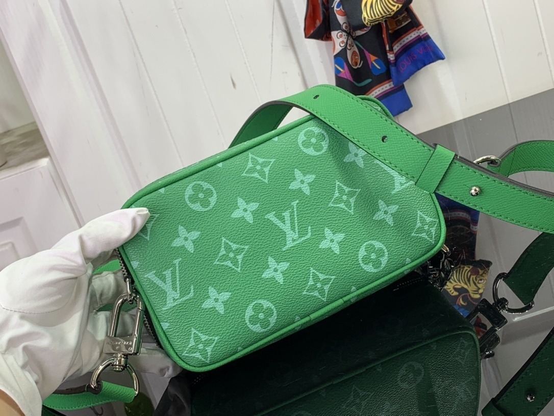 LV NANO ALPHA m30997