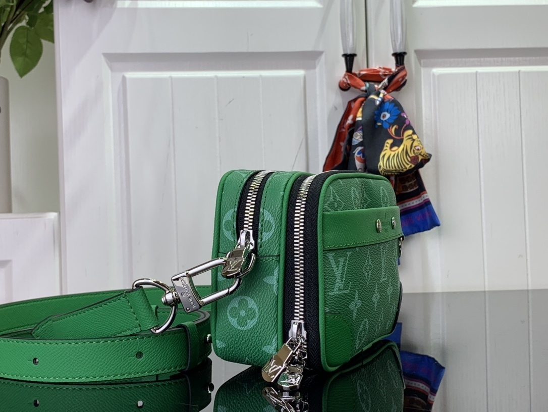 LV NANO ALPHA m30997