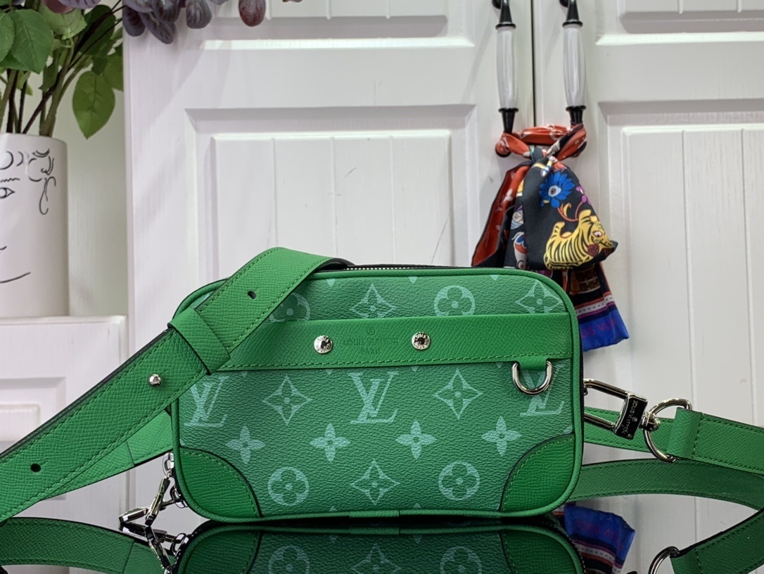 LV NANO ALPHA m30997