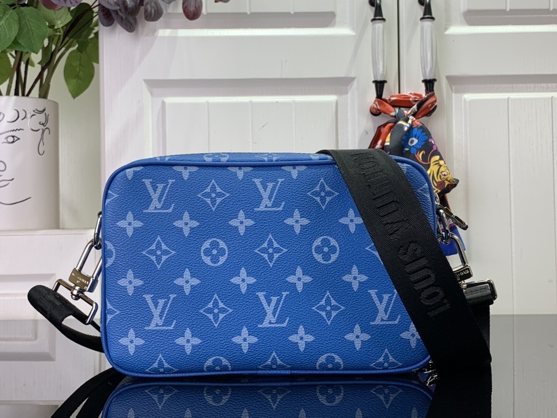 LV NANO ALPHA m30997