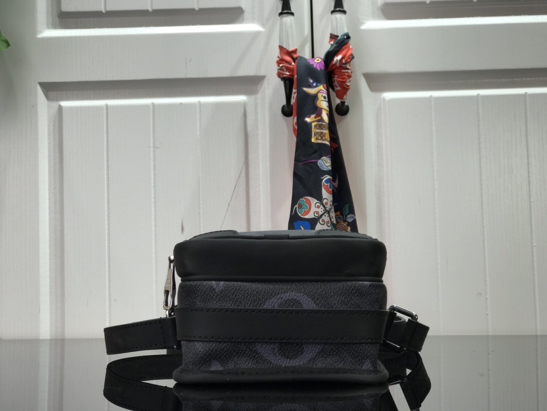 LV NANO AMAZON MESSENGER M45650