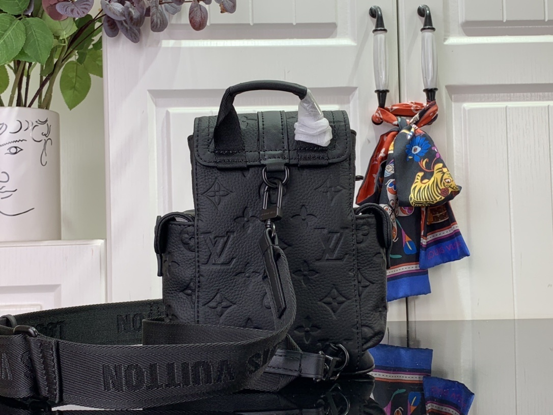 LV NANO CHRISTOPHER m83164