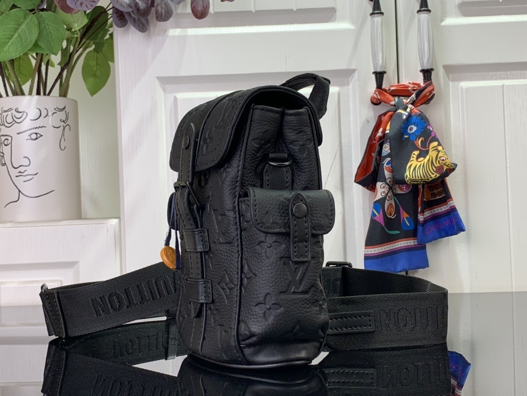 LV NANO CHRISTOPHER m83164