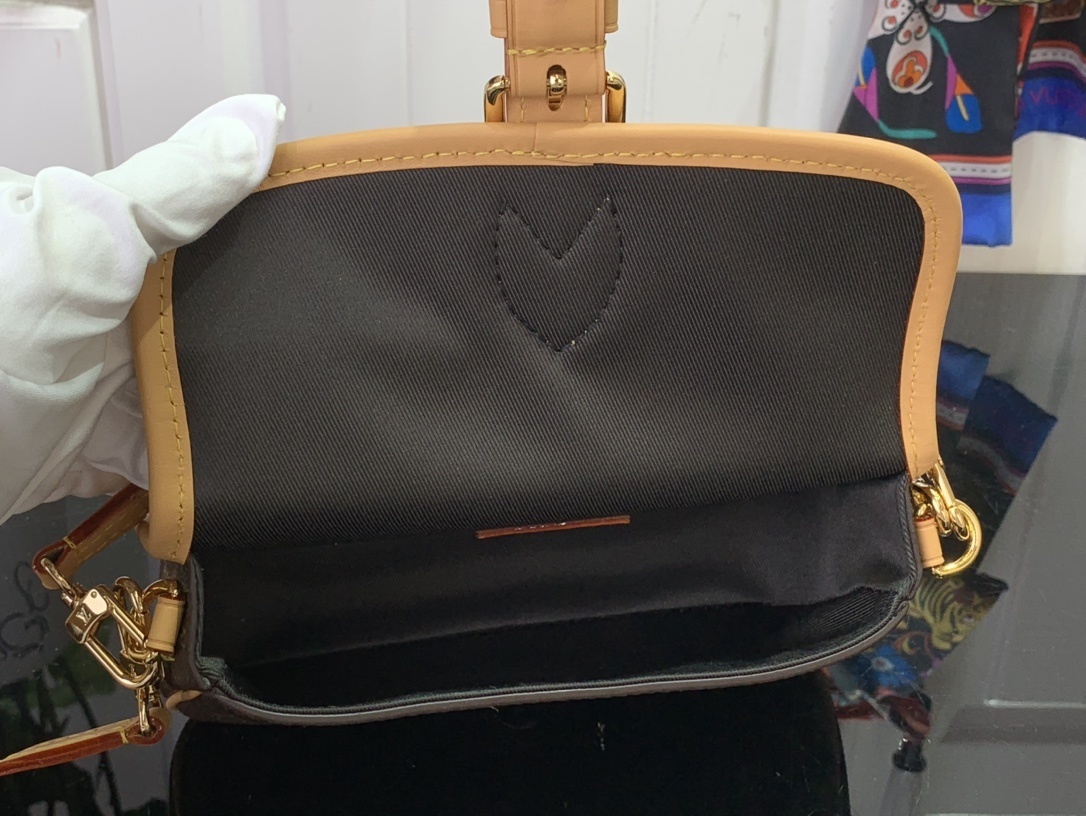 LV Nano Diane M83300 