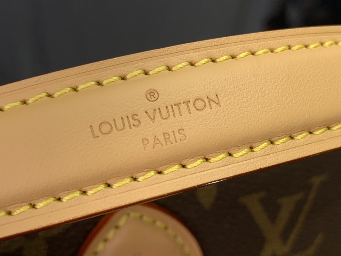 LV Nano Diane M83300 