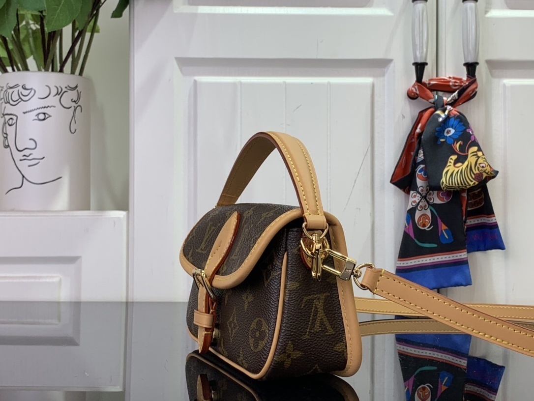 LV Nano Diane M83300 