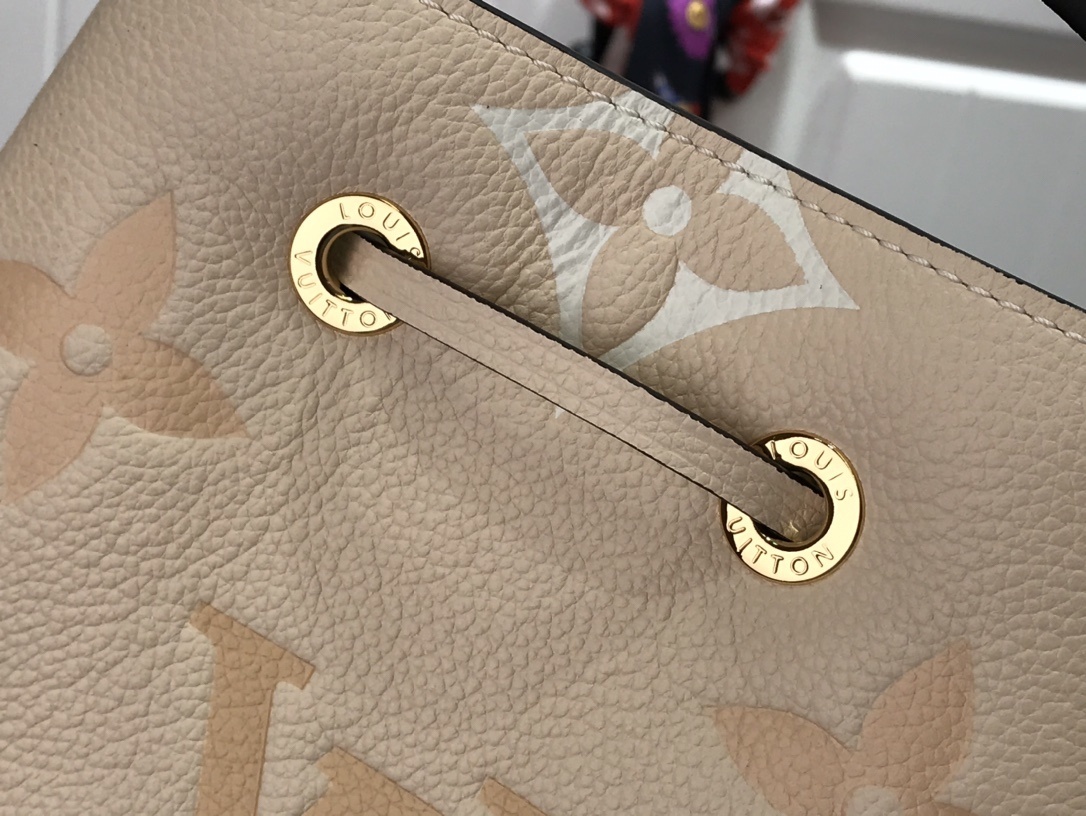 LV NEONOE BB M45716