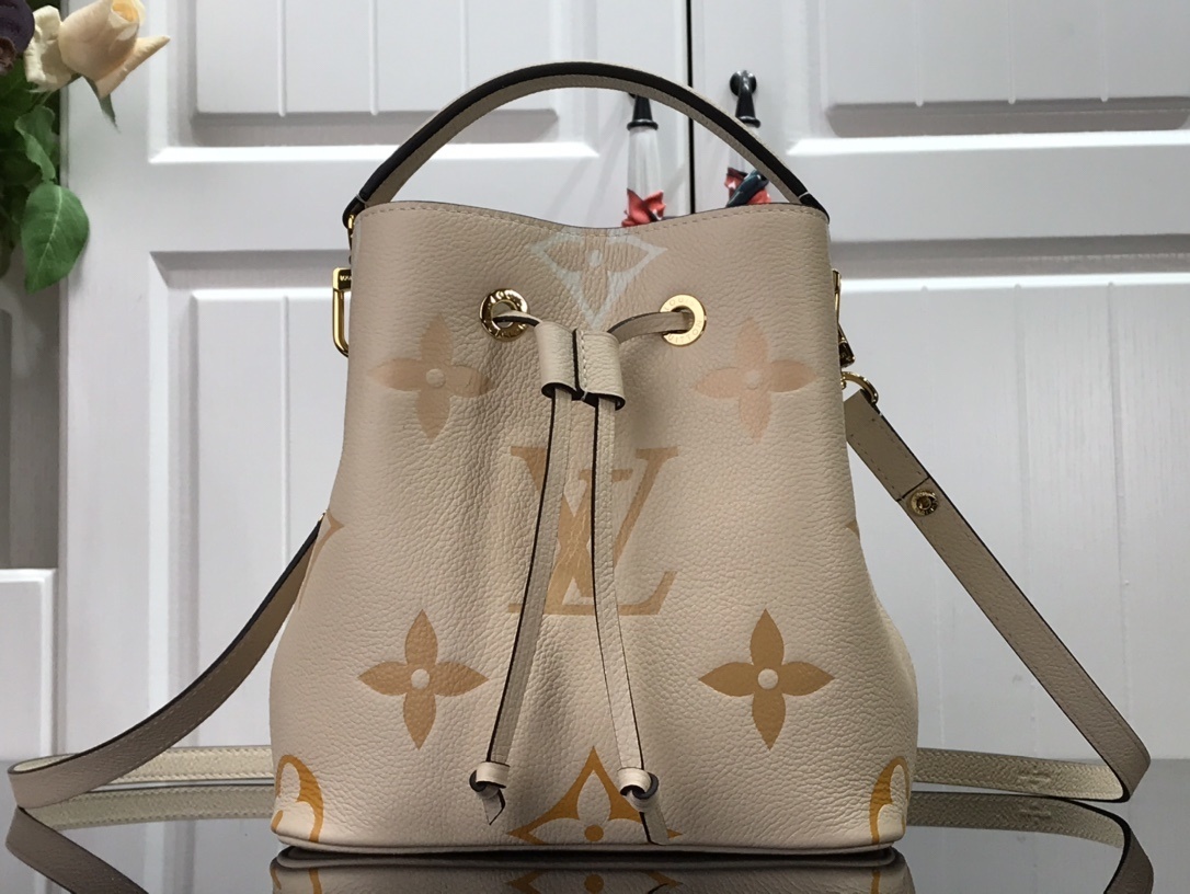 LV NEONOE BB M45716