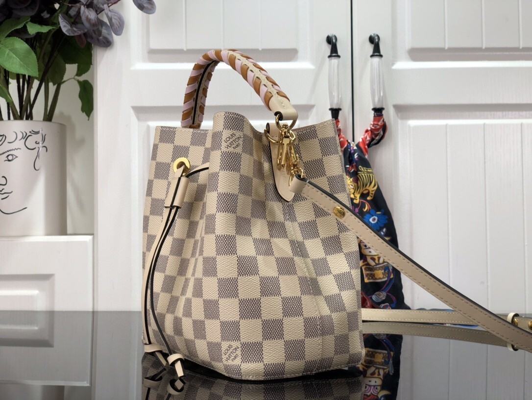 LV NEONOE BB N45292