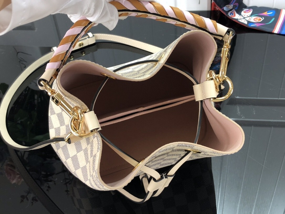 LV NEONOE BB N45292